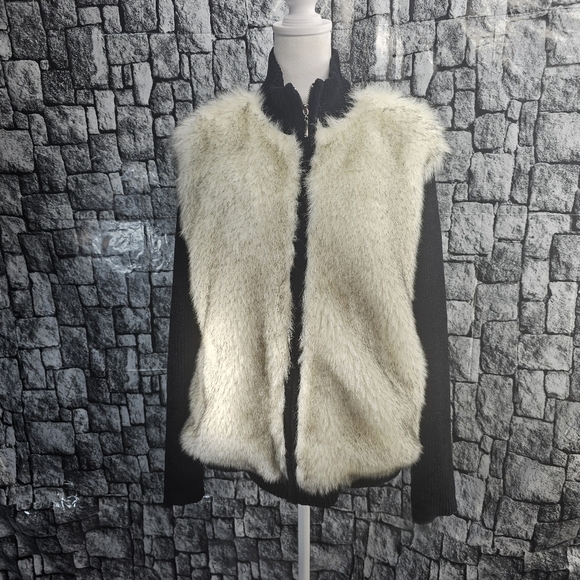 Lisa international Large Jacket shacket. Zipper front, faux fur. - Picture 1 of 10